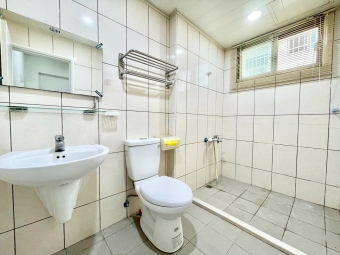 嶺東✨陽台❤️垃圾桶💕機車位 - Image 18