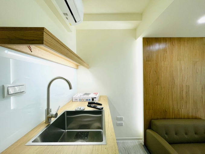 即將釋出.松山區.捷運中山國中站.獨立陽台.明亮設計感套房A01(第7張)