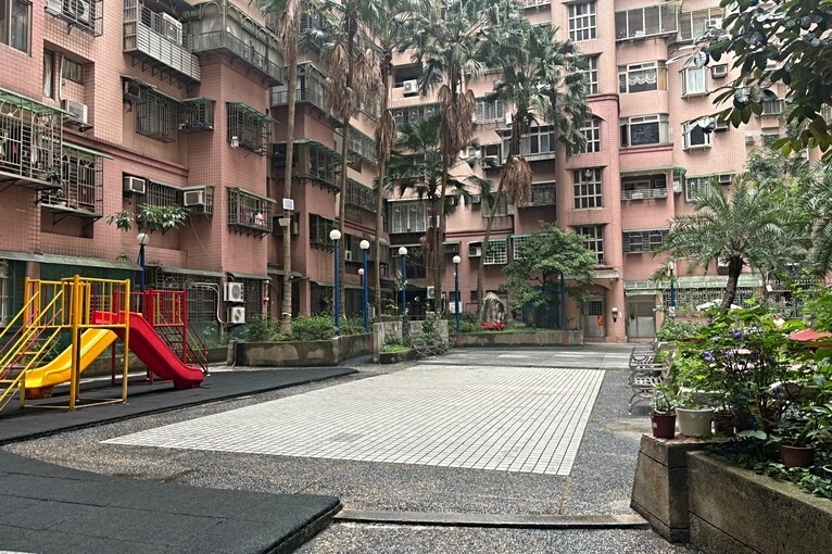 海山捷運❤️電梯邊間對外窗二人住❤️租金含管理費電費水費（第3張）