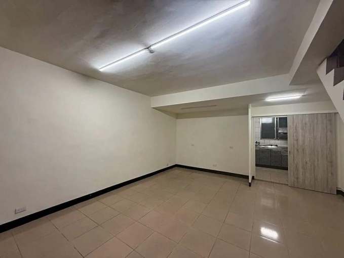 傑出租屋/全新透天近交流道,武陵高中,4房門前停車~（第1張）