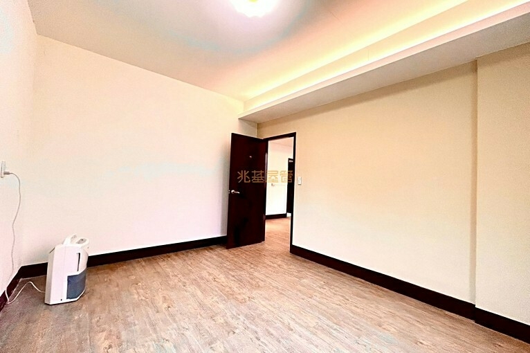 兆基社會住宅🏠市區愛九路公寓四樓漂亮3房格局方正可租補(第6張)