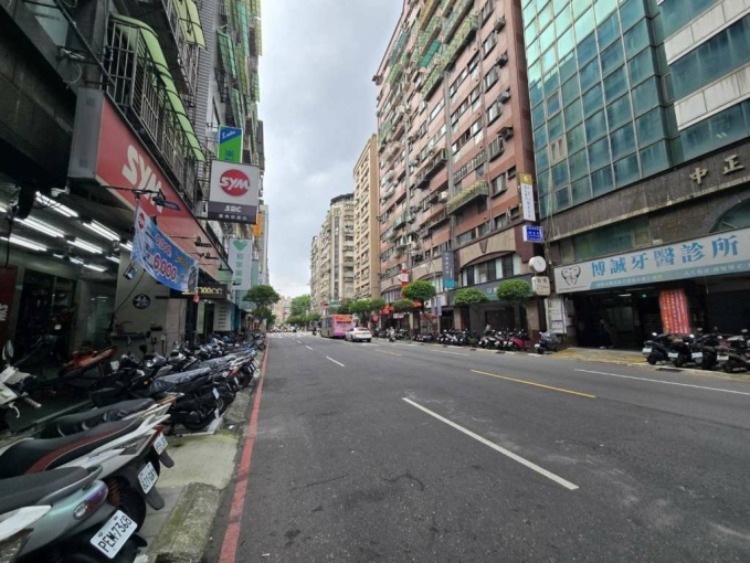 寓見忠杏◕‿◕中正臨馬路金店面(第7張)