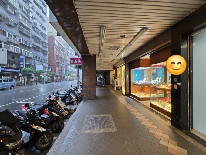 寓見忠杏◕‿◕中正臨馬路金店面(第1張)
