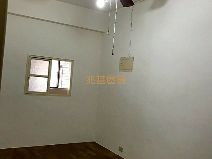 兆基社會住宅🏠⛳️中和國小旁~全室油漆乾淨超低價三房~⛳️（第3張）