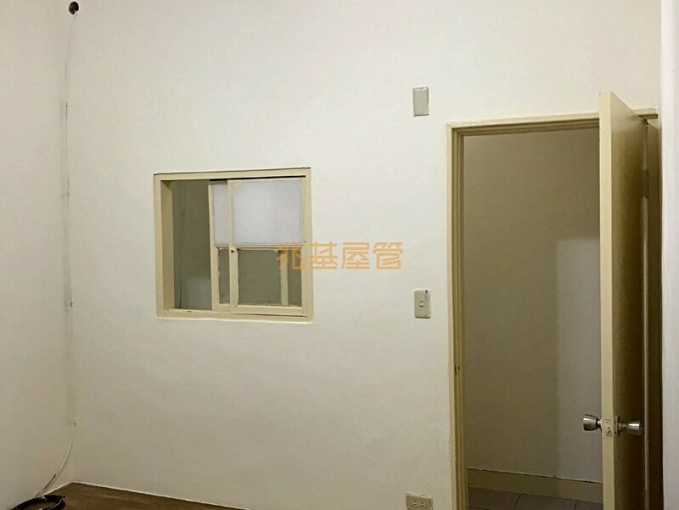 兆基社會住宅🏠⛳️中和國小旁~全室油漆乾淨超低價三房~⛳️（第4張）