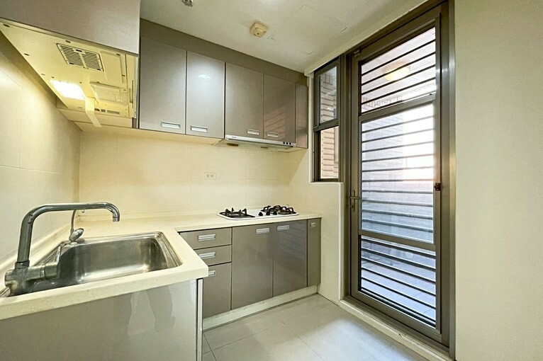 💓徐匯中學捷運電梯管理陽台兩房/可養貓/可租補（第13張）