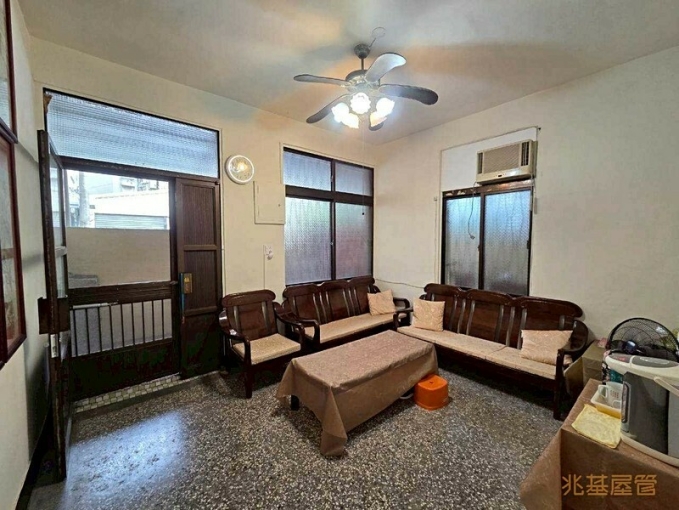 兆基社會住宅🏡2層古典透天出租，可租補（第1張）