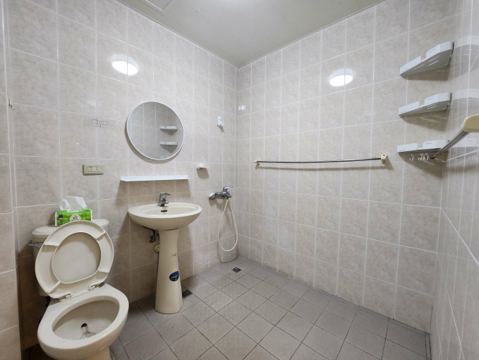 台北醫學大學旁，前後陽台全新粉刷，寬敞明亮速洽!!（第6張）