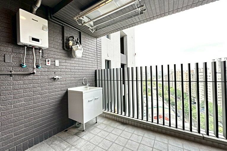 總管家|絕美裝潢馬上拎包入住三房有車位(第14張)