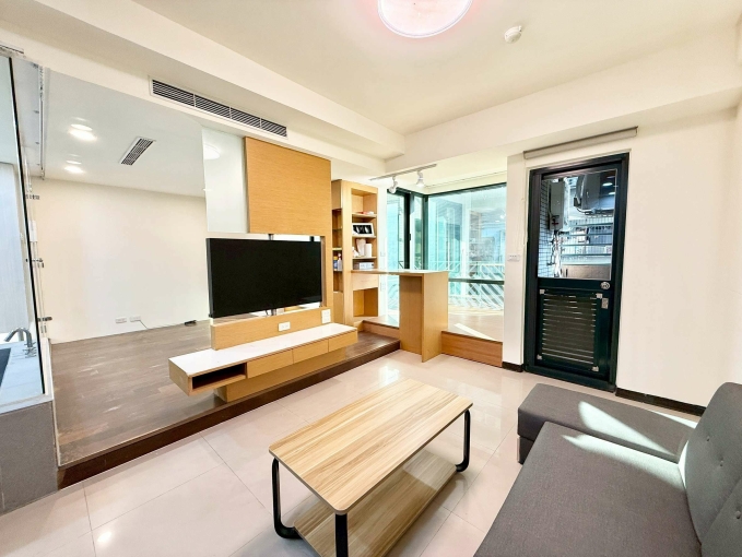 🧡加賴約🧡電梯可寵🧡百萬裝潢🧡一房一廳🧡陽台獨洗🧡秒殺物件🧡 - Image 1