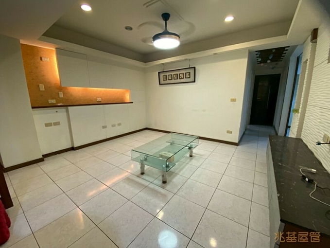 兆基社會住宅🏠安平三房可租補免仲介費平車(第1張)