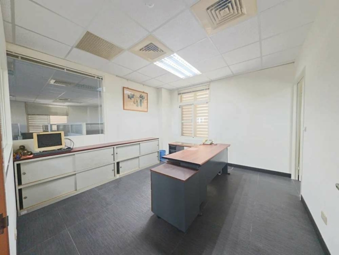 西濱40坪辦公室附四車位*獅子王（第1張）