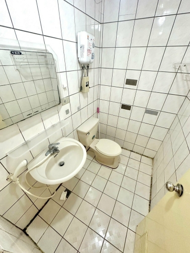 逢甲商圈🩵陽台獨洗曬🩵可貓可租補🩵台水台電💜管理員（第8張）