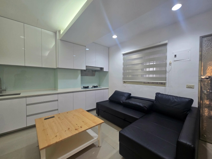 🏡全新整理正一中街一房一廳🏡歡迎小家庭入住•全年無休守衛室•可租補•包水•可開伙•流理台•獨洗 - Image 1