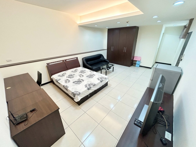 大里大空間☆頂樓共洗曬～變頻冷氣（第5張）