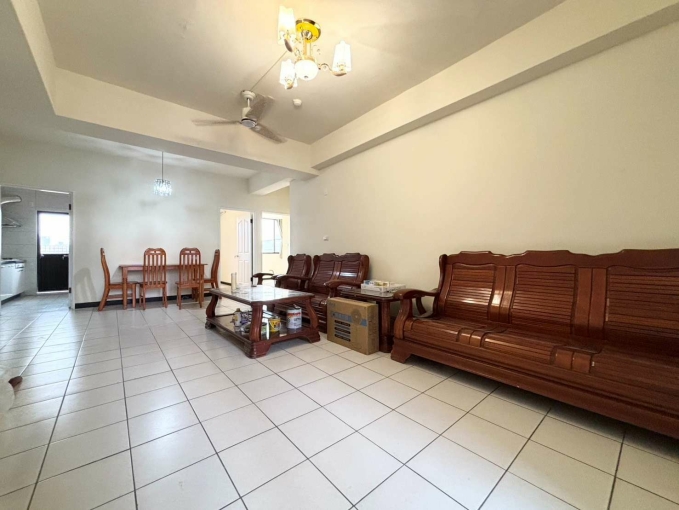 【長億南園】南區三房🌈有車位⭐簡配⭐可租補/戶籍🌳 - Image 1