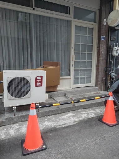 文華高中一樓加地下室門口可停車（第1張）