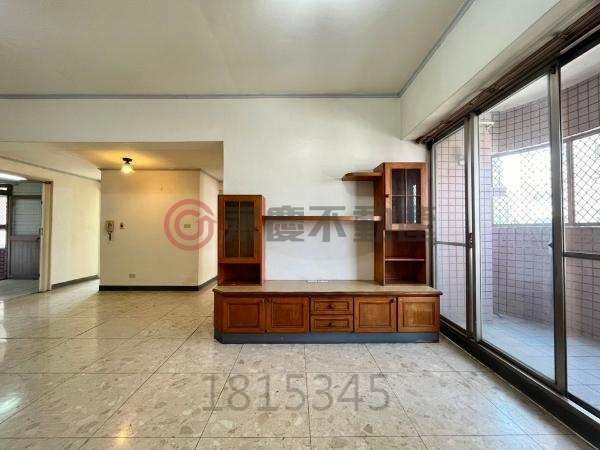 可租補｜昌平崇德雙商圈｜雙面採光三房含管 - Image 2