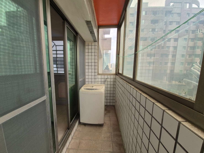 台銀商業大樓 - Image 11