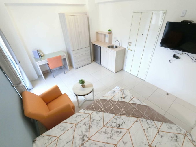 *很新電梯套房*乾淨明亮*陽台獨洗曬*流理臺*飲水機*子母車~* - Image 4