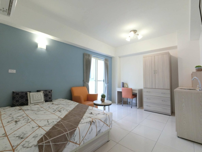 *很新電梯套房*乾淨明亮*陽台獨洗曬*流理臺*飲水機*子母車~* - Image 1