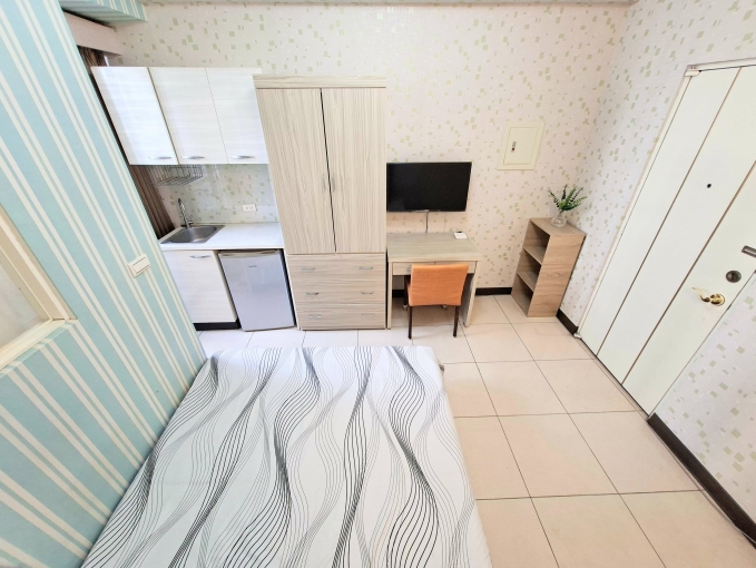 超值電梯套房☆有飲水機☆子母車☆陽台獨洗曬（第2張）