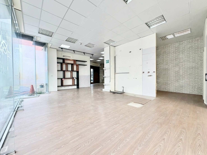 🧡請加賴🧡黃金三角店面🧡附兩台冷氣🧡華富街🧡秒殺店面🧡（第8張）