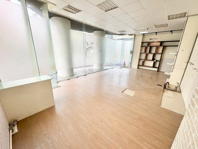 🧡請加賴🧡黃金三角店面🧡附兩台冷氣🧡華富街🧡秒殺店面🧡（第6張）