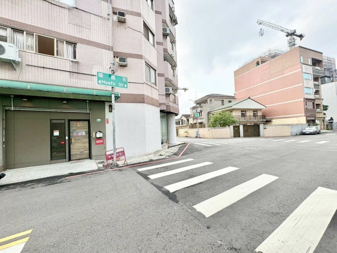 🧡請加賴🧡黃金三角店面🧡附兩台冷氣🧡華富街🧡秒殺店面🧡（第13張）