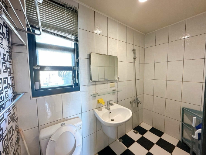 近逢甲水湳中國醫▶可租補▶流理臺▶一層一戶（第4張）