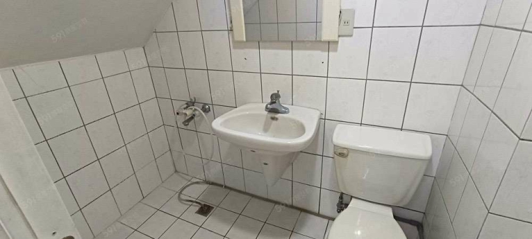 角間大店面🍀約50坪🍀可營業登記🍀1F+B1（第13張）