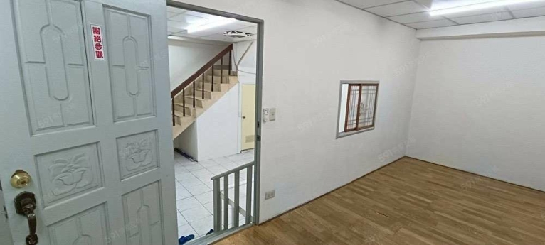 角間大店面🍀約50坪🍀可營業登記🍀1F+B1（第14張）