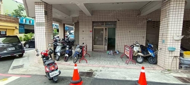 角間大店面🍀約50坪🍀可營業登記🍀1F+B1（第4張）