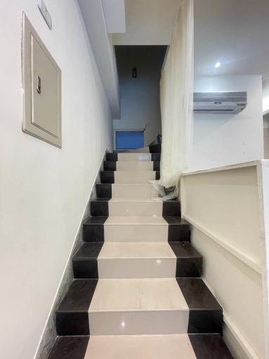 俗.俗.俗超值樓店出租~含管理費附平面車位（第10張）