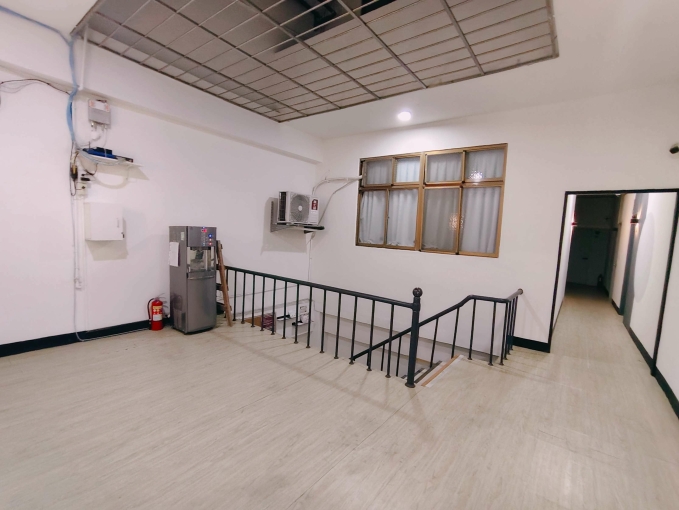 《中原商圈旁的低樓層套房:出門一秒是生活圈》 - Image 4