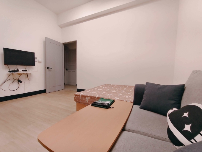 《中原商圈旁的低樓層套房:出門一秒是生活圈》 - Image 2