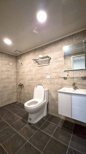 中壢後站全新電梯套房/全新家具電/一卡皮箱入住可租補戶籍（第4張）