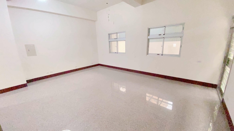 【租】五期公益大墩｜全新一樓店面（不餐飲） 0935-378318（第5張）