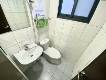 機車位走路崇德萬客火鍋可租房屋補助北屯過一個路口北區秒殺整棟新蓋全新未住採光超好小資族多間可選任你挑選間間陽台獨洗曬部分流理台電梯套房（第5張）