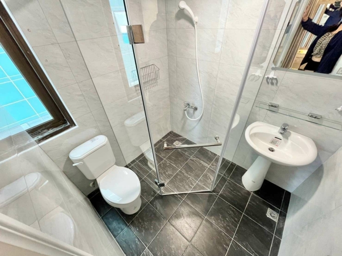 ✨溫馨小家✨質感系統櫃✨子母車✨管理員✨衛浴開窗✨乾溼分離（第4張）