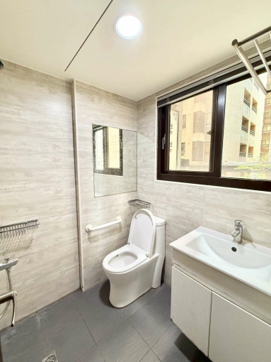 租補+近興大.中山醫*電梯*陽台獨洗曬*飲水機*子母車~ - Image 6