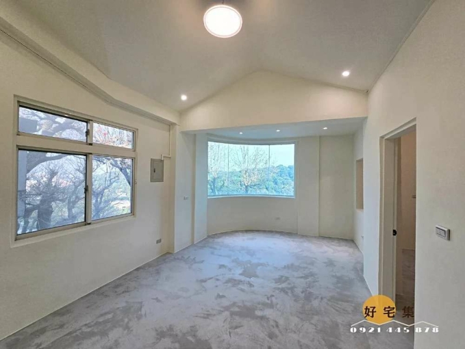 設計師的半山工作室｜4房3廳3衛挑高採光小庭院好停車（第2張）