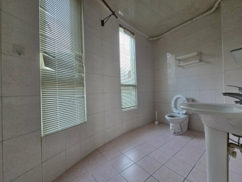 可租補~東區近太平新光黃昏市場大室內8坪大衛浴大套房(另有2樓9坪9500) - Image 24