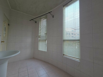 可租補~東區近太平新光黃昏市場大室內8坪大衛浴大套房(另有2樓9坪9500) - Image 25