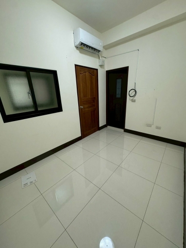 路竹區華正路 鄰近711 整棟翻新（第8張）