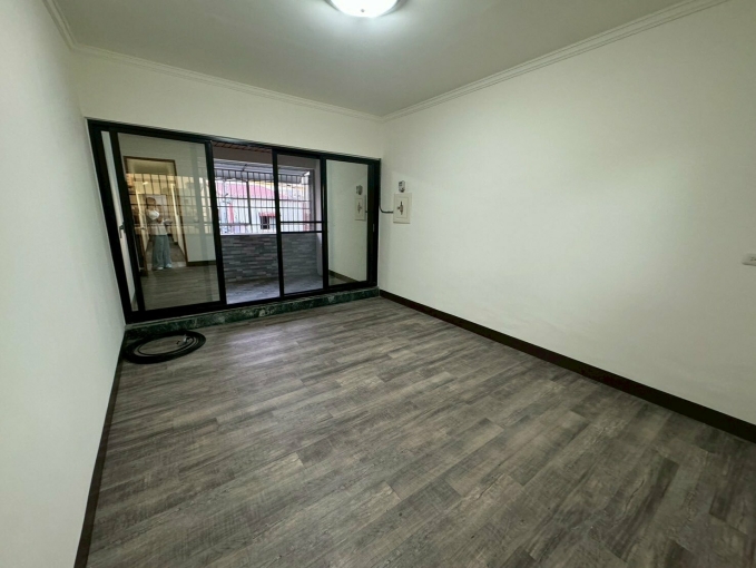 路竹區華正路 鄰近711 整棟翻新（第9張）