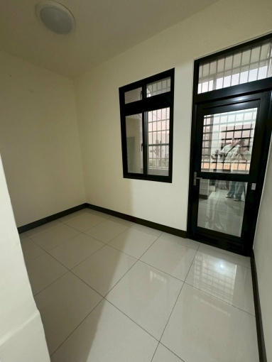 路竹區華正路 鄰近711 整棟翻新（第12張）