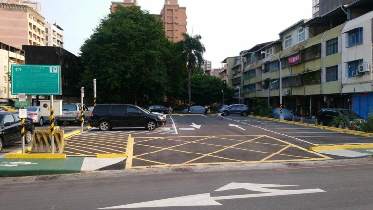 120公尺就是科工館火車站跟輕軌透天4樓整層出租. - Image 6