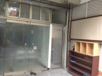 位於二樓可養寵物套房出租/個人洗衣機/加大雙人床（第2張）
