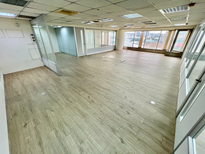 正文心路商辦🍀主管隔間🍀方正大間🍀附機上車位（第4張）